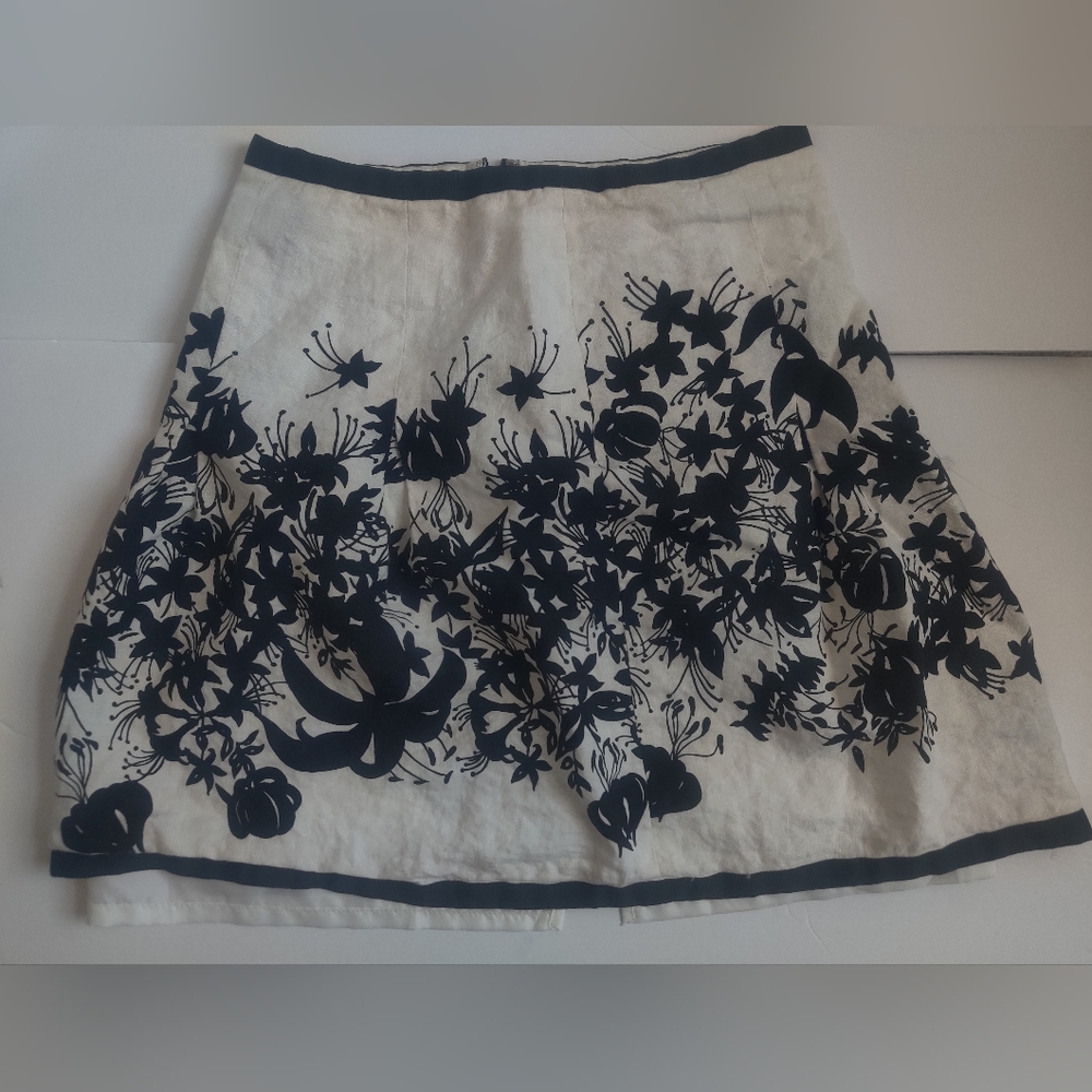 Ann Taylor LOFT 100% Linen Off White A-Line Skirt with Black Floral Border_4P
